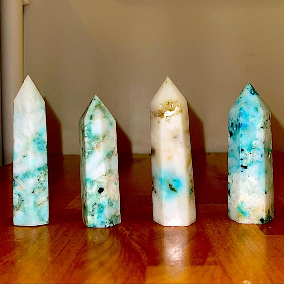 Obelisk Chrysocolla in Quartz w/ Azurite, Phoenix Towers - Picture 3 of 15